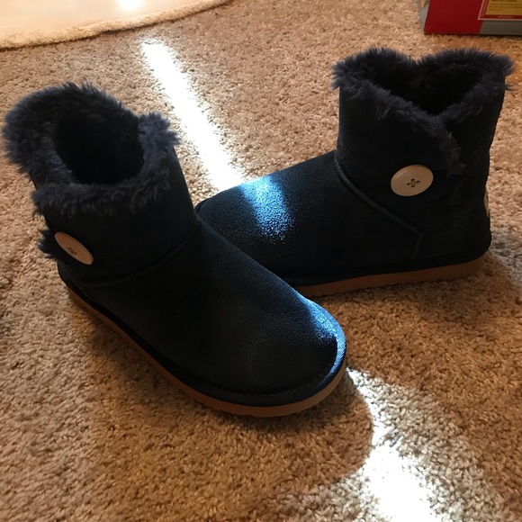 UGG Shoes - Bailey button short Uggs